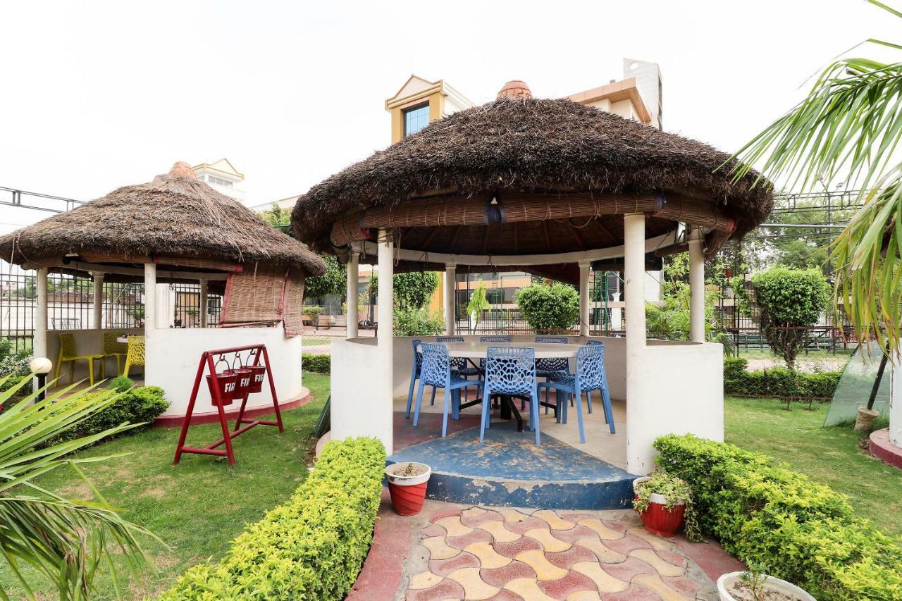 Oyo 39959 Hotel Bandhan Bahraich Exterior foto