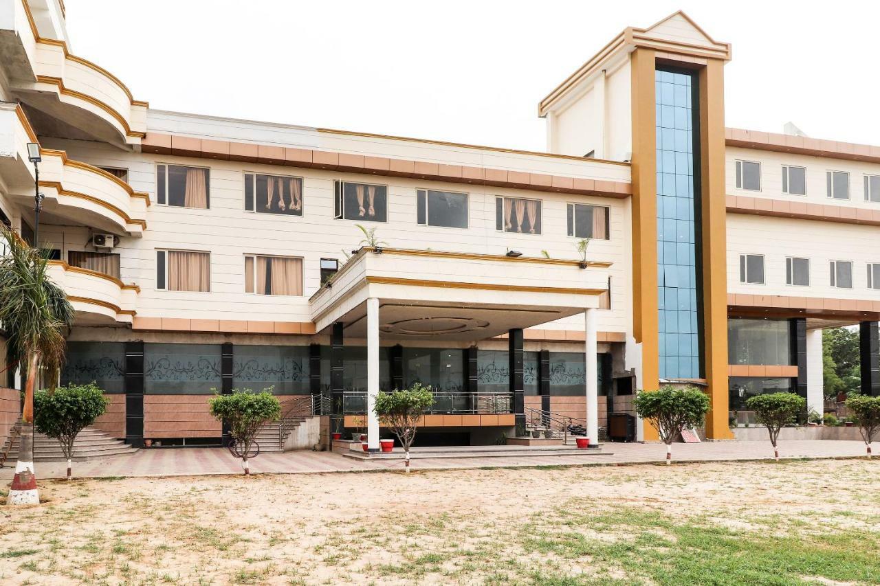 Oyo 39959 Hotel Bandhan Bahraich Exterior foto
