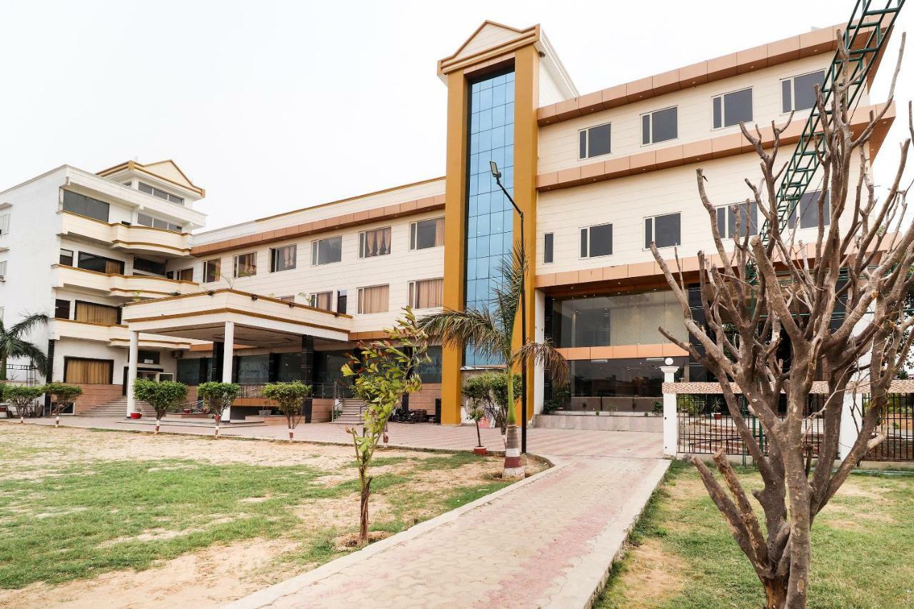 Oyo 39959 Hotel Bandhan Bahraich Exterior foto